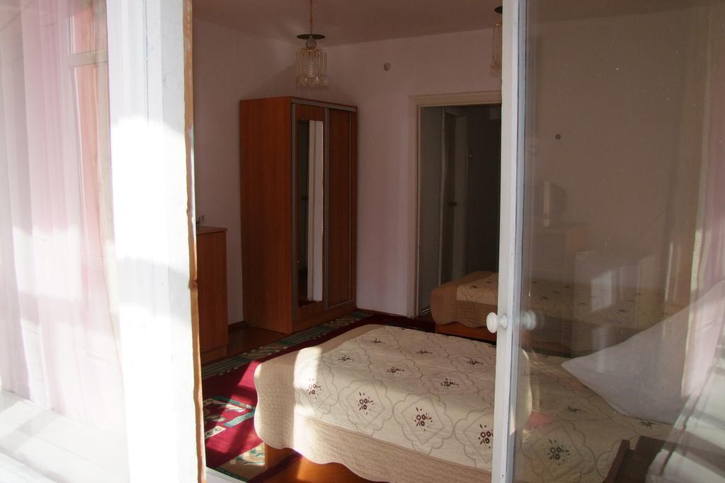 Otel Issyk-Kul Karakol Exterior foto